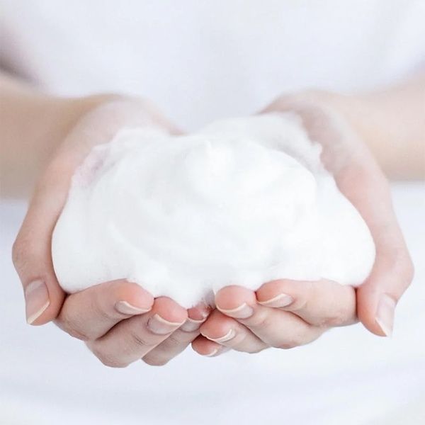 Успокаивающий гель-пенка для умывания Celimax Derma Nature Relief Madecica pH Balancing Foam Cleansing, 150 мл &mdash; фото