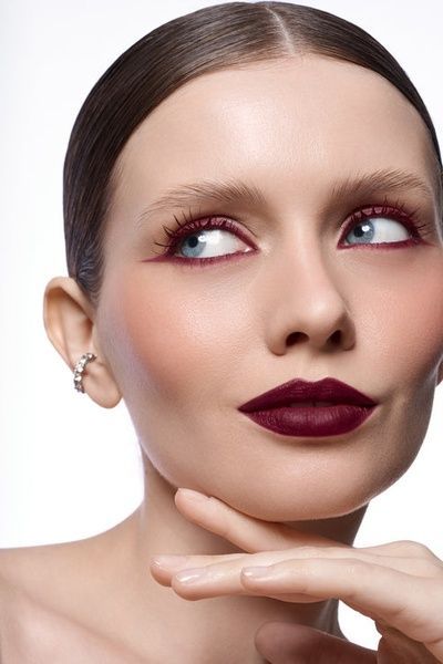 Термотушь для ресниц Unico BURGUNDY TERMO MASCARA with peptides, бургунди 10 г &mdash; фото