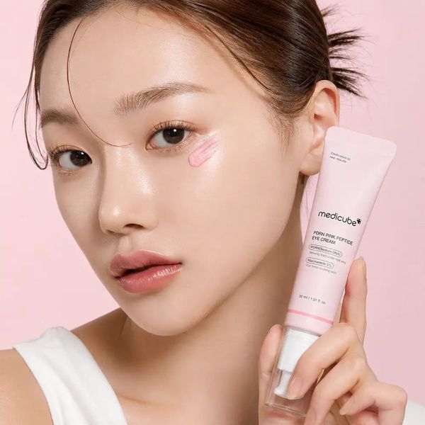 Крем для зони навколо очей PDRN Pink Peptide Eye Cream Medicube, 30 мл &mdash; фото