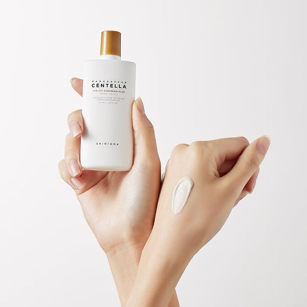 Солнцезащитный крем для лица Skin1004 Madagascar Centella Air-Fit Suncream Plus SPF50+ PA++++, 50 мл &mdash; фото