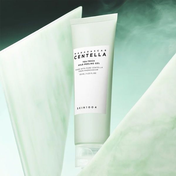 М'який пілінг-гель для обличчя з чайним деревом Skin1004 Madagascar Centella Tea-Trica Mild Peeling Gel, 125 мл &mdash; фото
