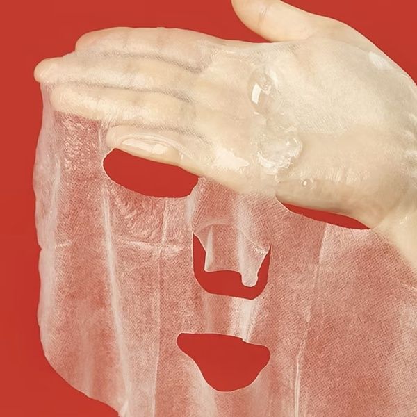 Тканинна ліфтинг-маска для звуження пор з колагеном MEDIPEEL Red Lacto Collagen Pore Lifting Mask &mdash; фото